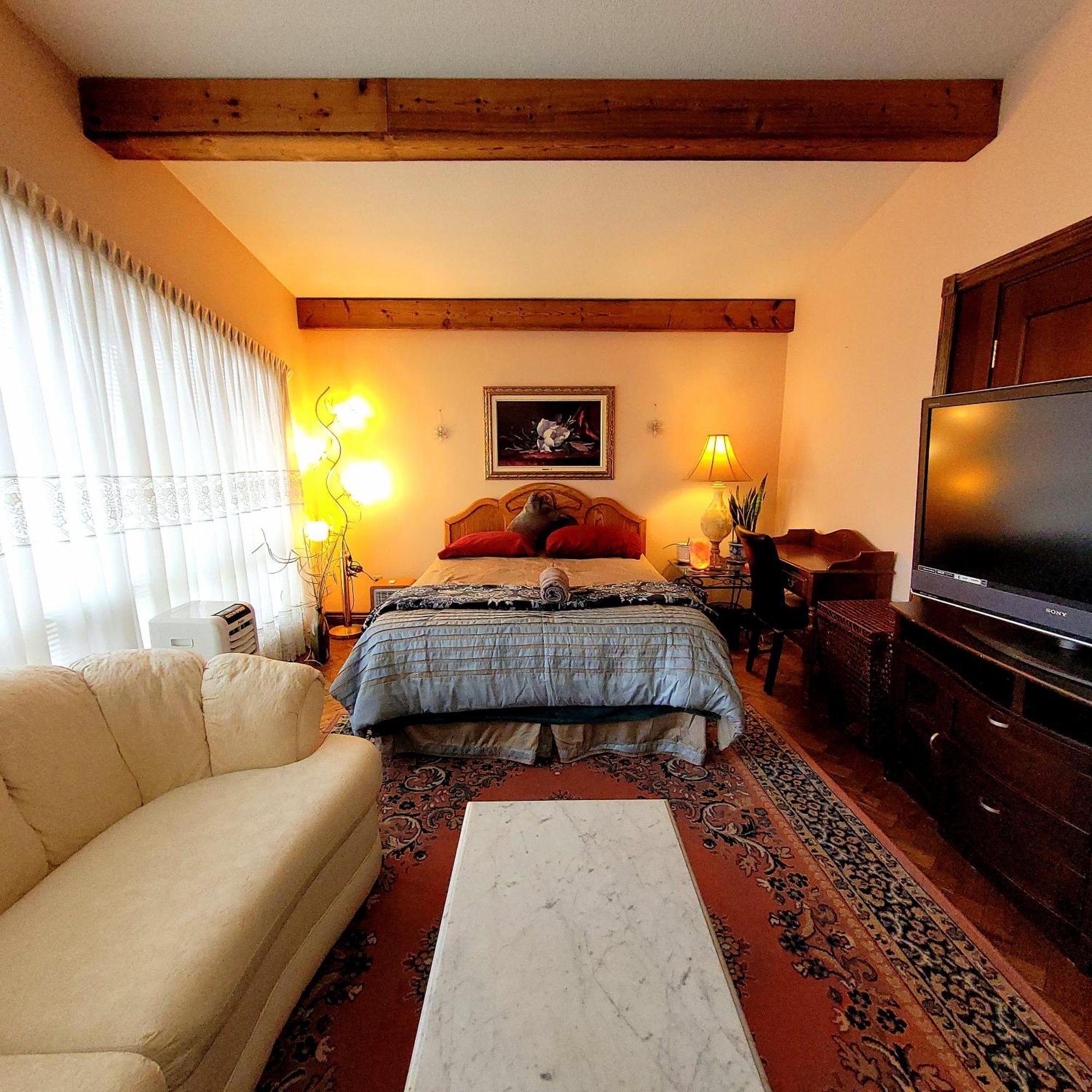 A Stunning Chalet Style Home Toronto Luaran gambar